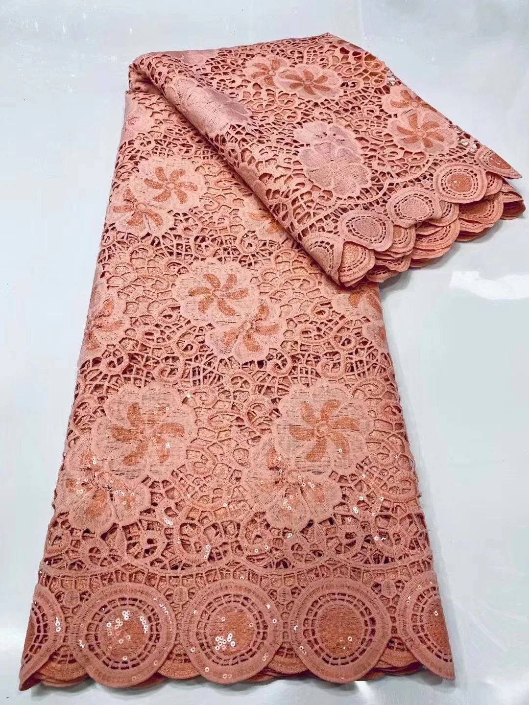 2022 Hot Sale Pink Nigerian Lace Fabric 2023 High Quality GuIpure Lace Latest French Tulle Lace With Sequins African Cord Lace
2022 Hot Sale Pink Nigerian Lace Fabric 2023 High Quality GuIpure Lace Latest French Tulle Lace With Sequins African Cord Lace