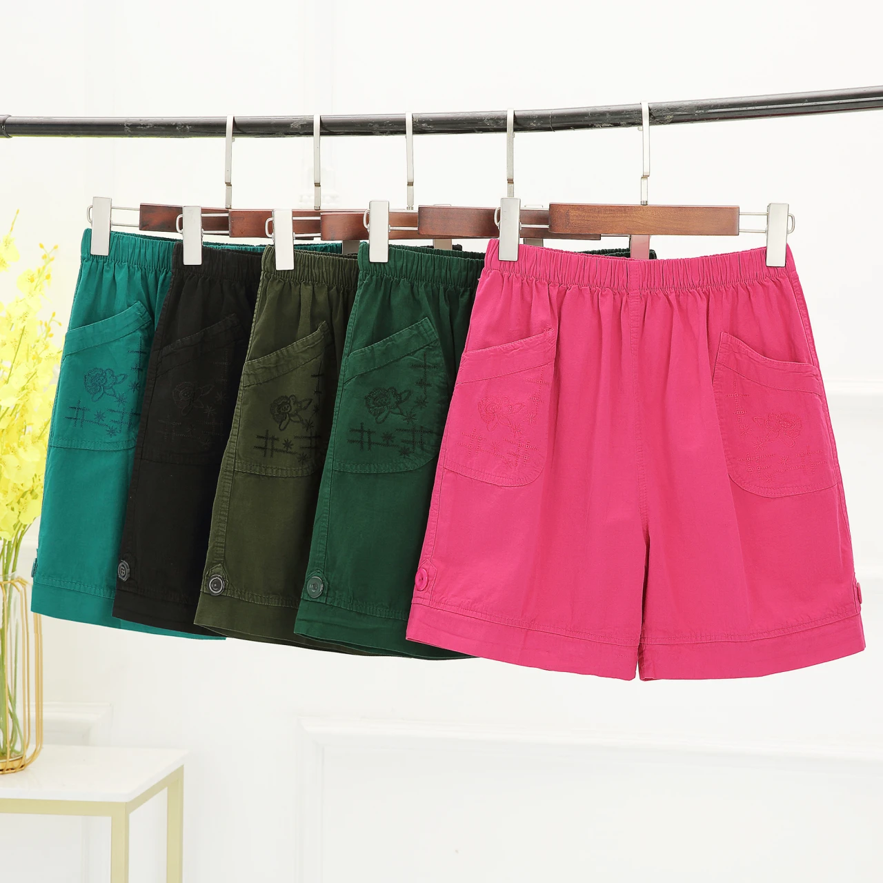 Summer thin pants, cotton shorts, women's pants, loose cotton, elastic high waisted casual cropped pants
Summer thin pants, cotton shorts, women's pants, loose cotton, elastic high waisted casual cropped pants