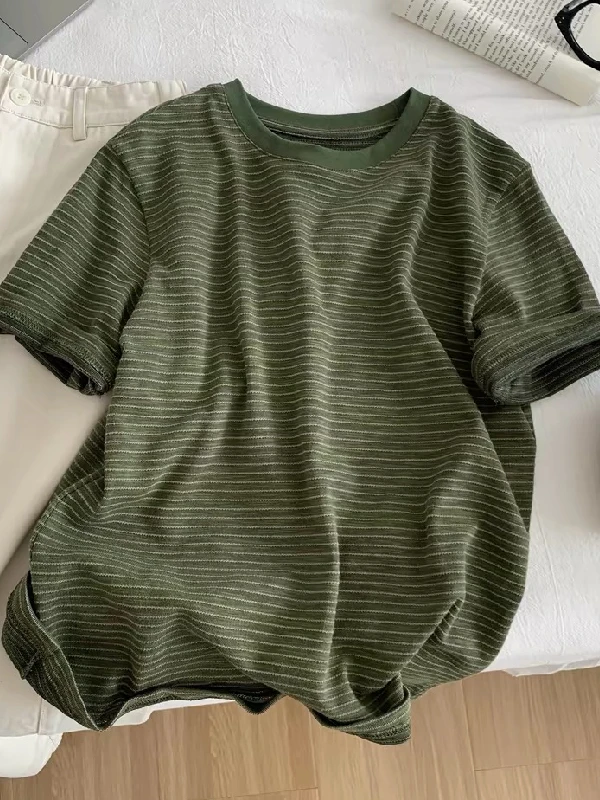 plus Size Women's Vintage Floral Short Sleeve T-Shirt Breathable Summer Base Shirt Green Stripe Half Sleeve Female Top
plus Size Women's Vintage Floral Short Sleeve T-Shirt Breathable Summer Base Shirt Green Stripe Half Sleeve Female Top
