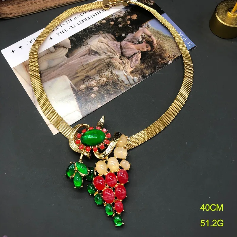Haute Design Jewelry Fashion Elegant Temperament Versatile Medieval Jewelry Sweet Style Colored Grape Pendant Necklace Brooch
Haute Design Jewelry Fashion Elegant Temperament Versatile Medieval Jewelry Sweet Style Colored Grape Pendant Necklace Brooch