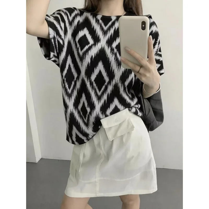 2026 Summer New Miyake Pleated T-Shirt Plisse Quilted Irregular Design Print Pleats Fashion Niche Loose Plus Size Top Fold Women
2026 Summer New Miyake Pleated T-Shirt Plisse Quilted Irregular Design Print Pleats Fashion Niche Loose Plus Size Top Fold Women