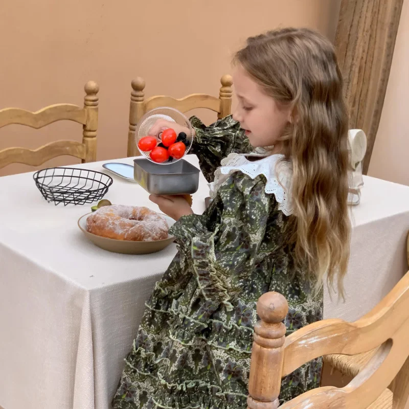 Винтажное платье, весенний новый стиль, платье принцессы с кружевным воротником для девочек, детское длинное платье с цветочным принтом
Винтажное платье, весенний новый стиль, платье принцессы с кружевным воротником для девочек, детское длинное платье с цветочным принтом