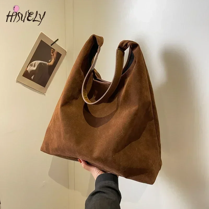 2025 Vintage Women's Large Capacity Suede Shoulder Bag Solid Color Simple Casual Commuter Bag Purse Vintage Top Handle Bag
2025 Vintage Women's Large Capacity Suede Shoulder Bag Solid Color Simple Casual Commuter Bag Purse Vintage Top Handle Bag