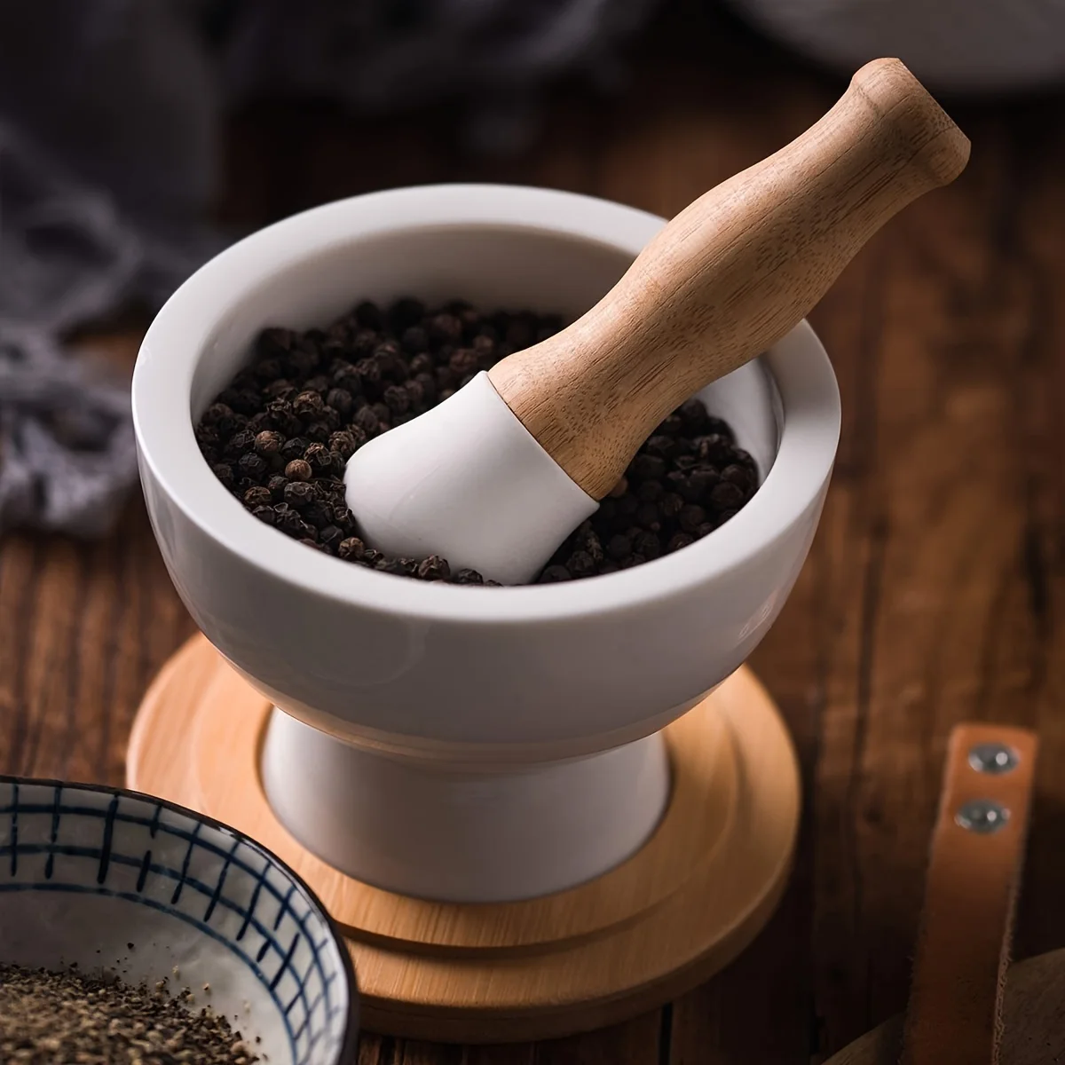 Ceramic Pepper Grinder Bowl Hand Crasher Mortar Pestle Set for Home Kitchen Spice Grinding EU Export
Ceramic Pepper Grinder Bowl Hand Crasher Mortar Pestle Set for Home Kitchen Spice Grinding EU Export