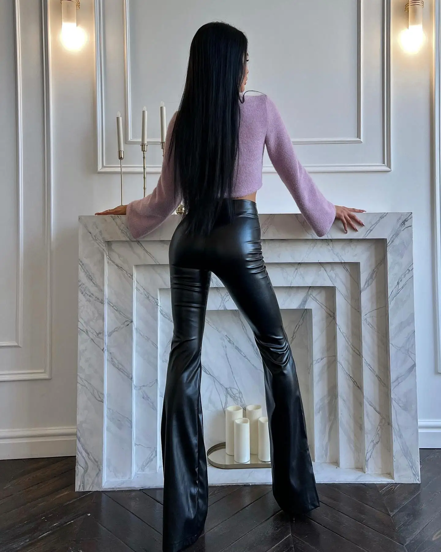 2024 New Fashionable High Waist Light Sensing PU Leather Pants Black Bright Surface Horn Pants For Women
2024 New Fashionable High Waist Light Sensing PU Leather Pants Black Bright Surface Horn Pants For Women