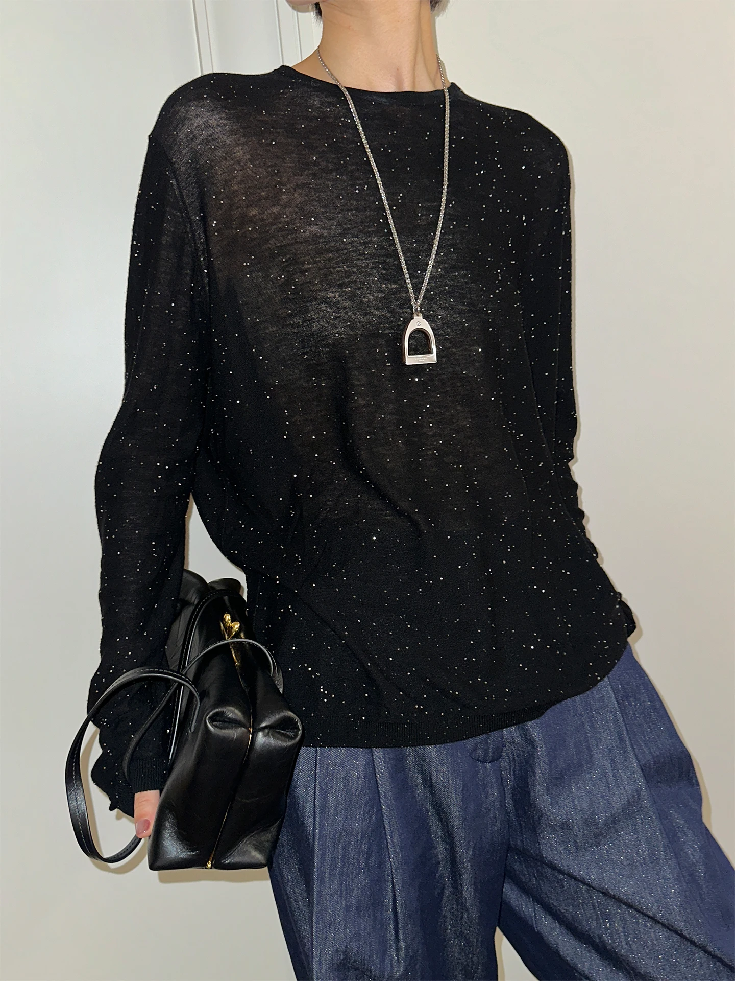 Новая летняя женская футболка с длинным рукавом из шерстяной ткани с эффектом костяного волокна, водорастворимыми бусинами и шелковистым блеском, легкая, влагоотводящая
Новая летняя женская футболка с длинным рукавом из шерстяной ткани с эффектом костяного волокна, водорастворимыми бусинами и шелковистым блеском, легкая, влагоотводящая