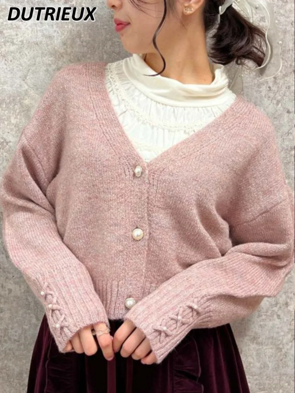 Casual Loose Women's Knitted Sweaters Sweet and Cute Soft Shiny V-neck Single-breasted Sweater Cardigan Coat Autumn Winter
Casual Loose Women's Knitted Sweaters Sweet and Cute Soft Shiny V-neck Single-breasted Sweater Cardigan Coat Autumn Winter