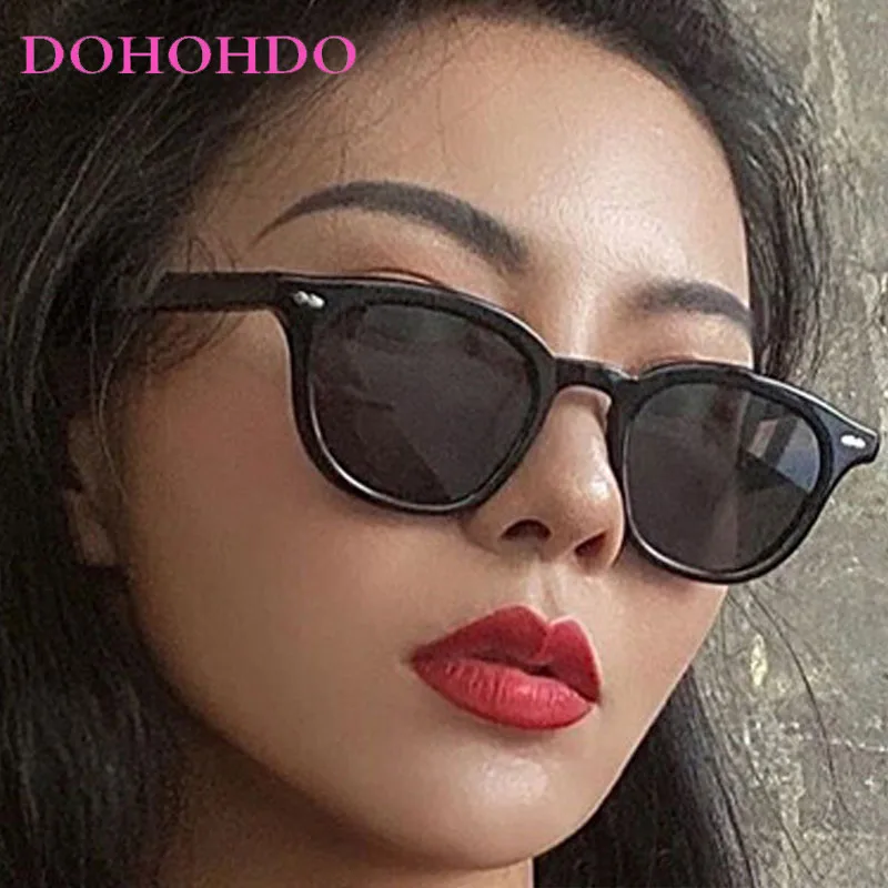 Classic Round Frame Retro Women Sunglasses Brand Design Rivets Decorate Men Summer Sun Glassess Travel Drive Shades UV400 Lentes
Classic Round Frame Retro Women Sunglasses Brand Design Rivets Decorate Men Summer Sun Glassess Travel Drive Shades UV400 Lentes