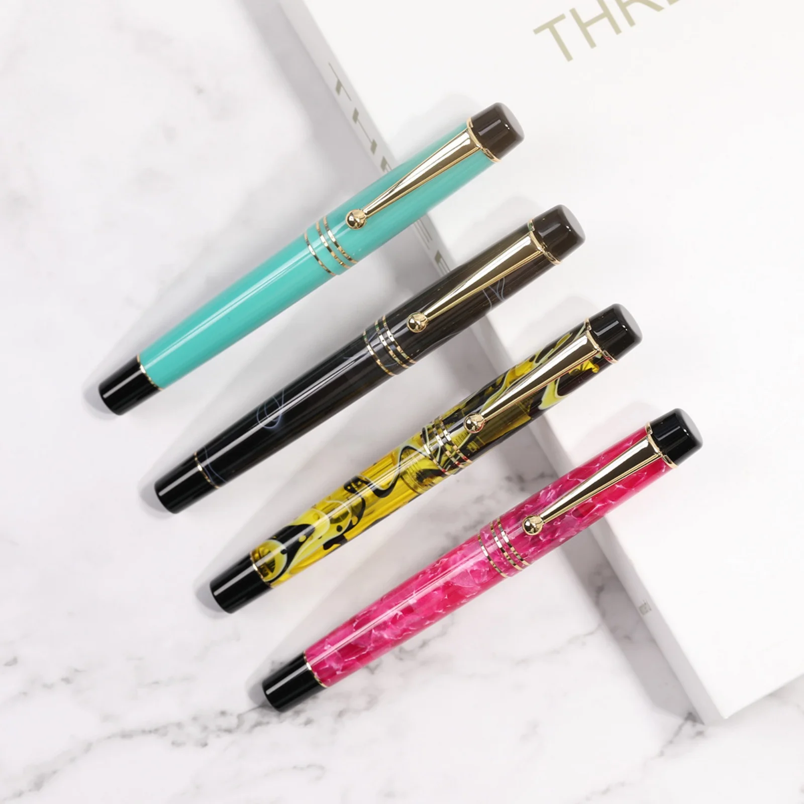 Ручка перьевая LORELEI 692 акриловая, со стержнем 0,7 мм
Ручка перьевая LORELEI 692 акриловая, со стержнем 0,7 мм