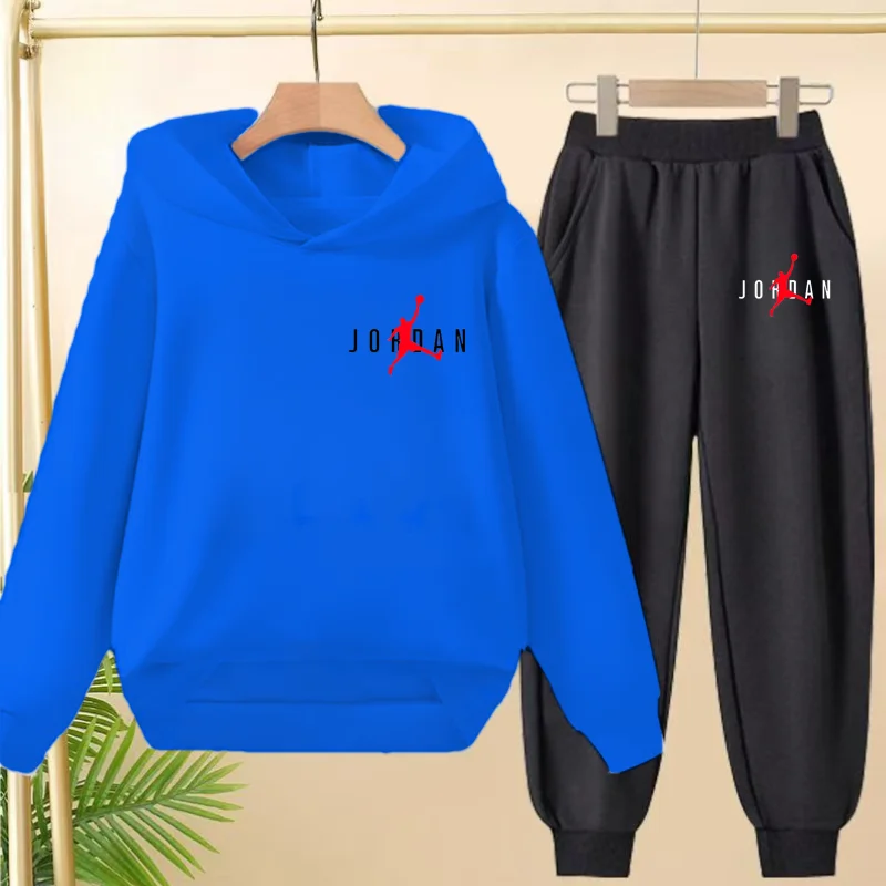 A Casual Jacket for Boys and Girls Aged 3 to 13 with Personalized Printed Patterns, Featuring a Sweatshirt and Long Pants 
A Casual Jacket for Boys and Girls Aged 3 to 13 with Personalized Printed Patterns, Featuring a Sweatshirt and Long Pants