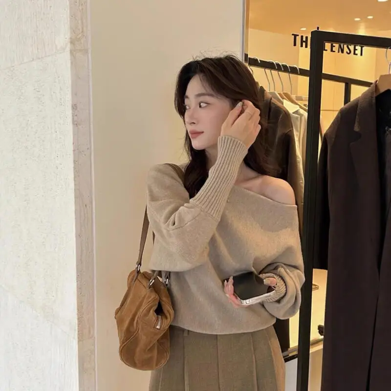 Женский свитер с рукавами «летучая мышь», модные вязаные топы, толстый мягкий пуловер, свободный оверсайз с открытыми плечами, повседневный осенний топ с длинными рукавами
Женский свитер с рукавами «летучая мышь», модные вязаные топы, толстый мягкий пуловер, свободный оверсайз с открытыми плечами, повседневный осенний топ с длинными рукавами