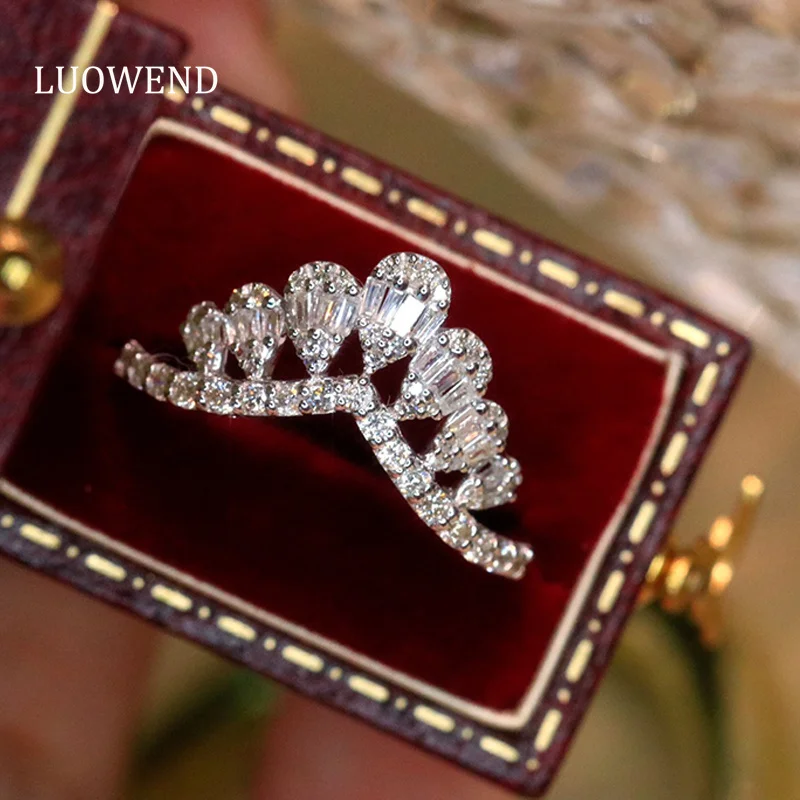 LUOWEND 18K White Gold Rings Real Natural Diamond Romantic Crown Shape Wedding Rings for Women Engagement Party Holiday Gift
LUOWEND 18K White Gold Rings Real Natural Diamond Romantic Crown Shape Wedding Rings for Women Engagement Party Holiday Gift