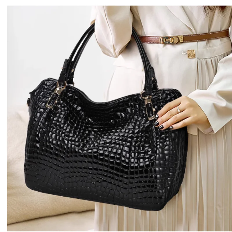 Женская сумка для отдыха, новинка 2026, модная кожаная женская роскошная сумка большой вместимости, сумка через плечо для мамы, модная сумка
Женская сумка для отдыха, новинка 2026, модная кожаная женская роскошная сумка большой вместимости, сумка через плечо для мамы, модная сумка