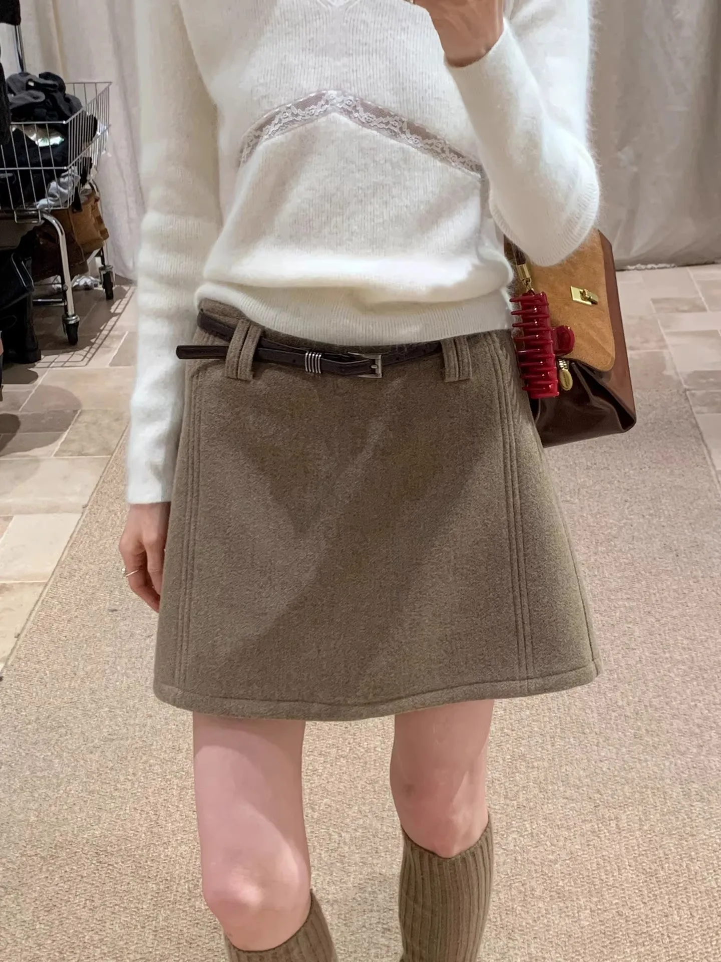 Korean Sle High Waist Camere Skirt Women's Winter New Belted Slimming Pear ape ort Skirt Casual A-Line Skirt
Korean Sle High Waist Camere Skirt Women's Winter New Belted Slimming Pear ape ort Skirt Casual A-Line Skirt