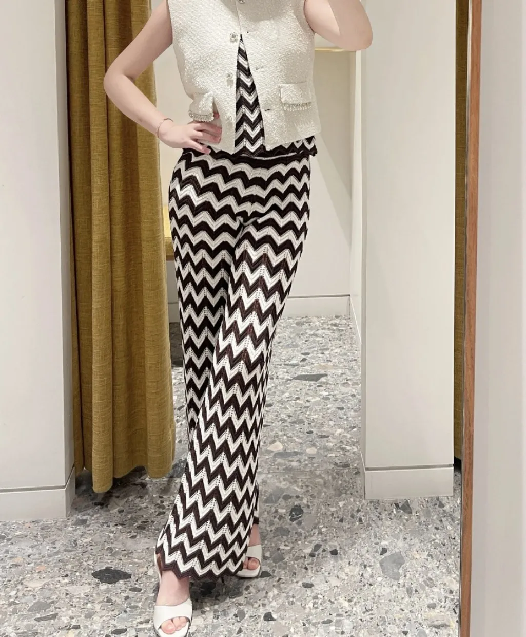 Wave Pattern Women Set O-Neck Sleeveless Hollow Out Knit Tank Sweater Vest or High Waist Long Pants
Wave Pattern Women Set O-Neck Sleeveless Hollow Out Knit Tank Sweater Vest or High Waist Long Pants
