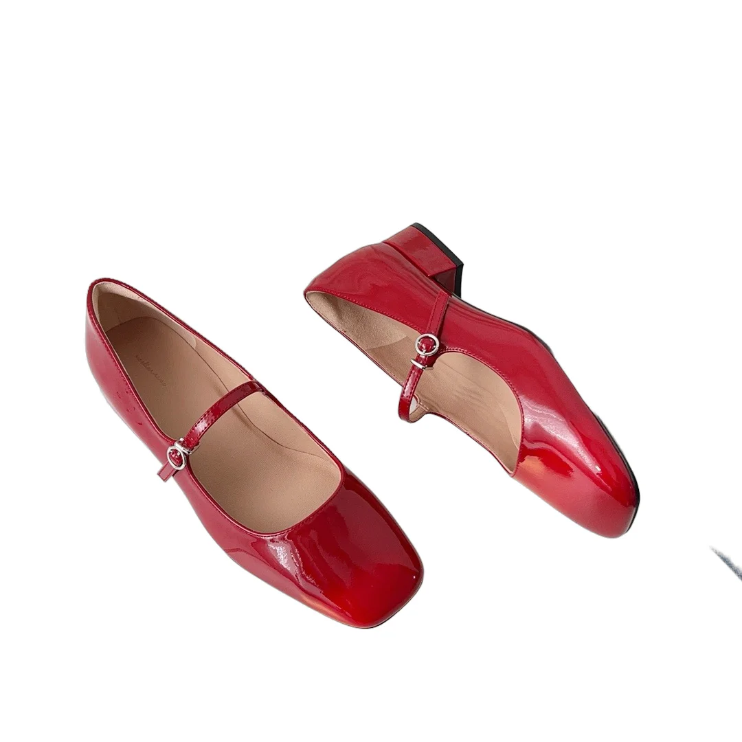 Withered French Fashion Ladies Elegant Genuine Leather Mary Jane Sandals Vintage Sheepskin Commuting Shoes 3cm Heel Sandals
Withered French Fashion Ladies Elegant Genuine Leather Mary Jane Sandals Vintage Sheepskin Commuting Shoes 3cm Heel Sandals