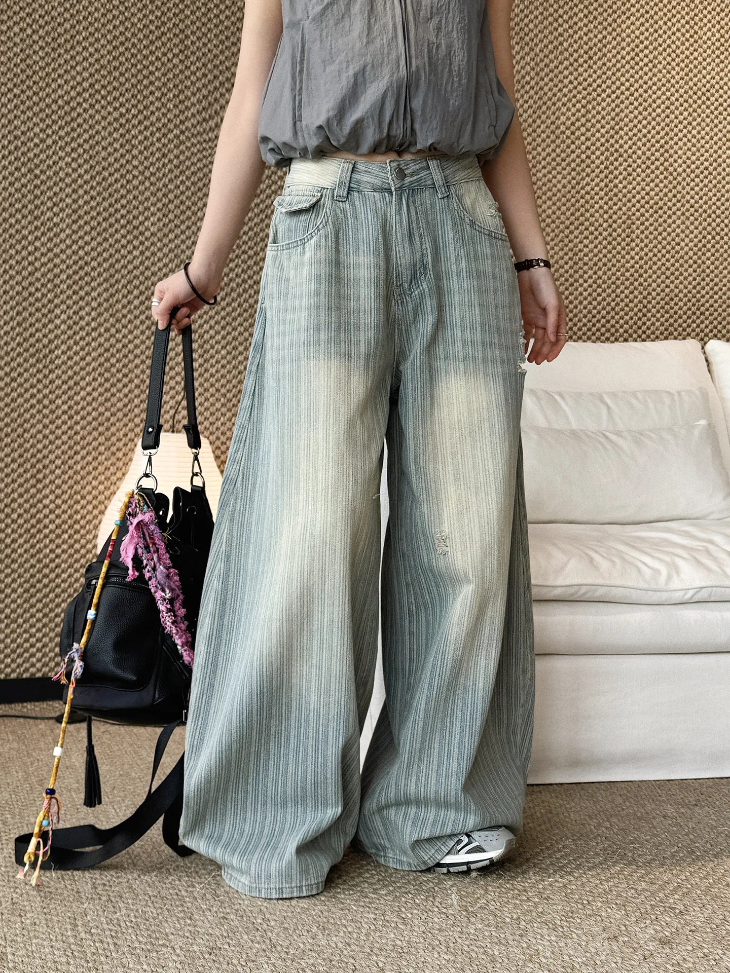 Summer New American Retro Wasteland Style Vintage Vintage Vertical Striped Punched Jeans Wide Leg Curved Pants Women
Summer New American Retro Wasteland Style Vintage Vintage Vertical Striped Punched Jeans Wide Leg Curved Pants Women