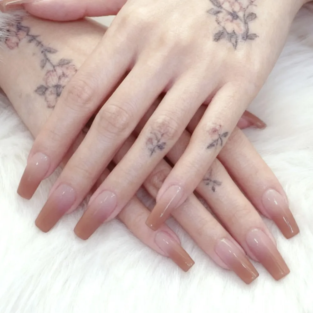 24 шт. градиентные коричневые французские накладные ногти с клеем, акриловые накладные ногти для женщин, балерина, в форме гроба, инструмент для маникюра «сделай сам»
24 шт. градиентные коричневые французские накладные ногти с клеем, акриловые накладные ногти для женщин, балерина, в форме гроба, инструмент для маникюра «сделай сам»