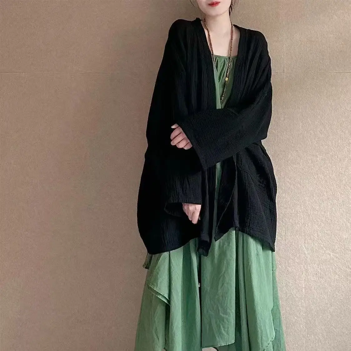 New Chinese Style Tops Men Women Traditional Chinese Short Robe Vintage Apring Autumn Cardigan Jacket Tea Incense House Outfits
New Chinese Style Tops Men Women Traditional Chinese Short Robe Vintage Apring Autumn Cardigan Jacket Tea Incense House Outfits