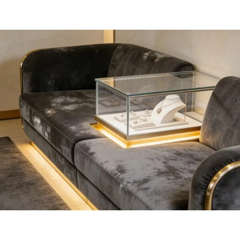 Custom High-End White Sofa, Modern Lounge Chair for Luxury Jewelry Boutique
Custom High-End White Sofa, Modern Lounge Chair for Luxury Jewelry Boutique