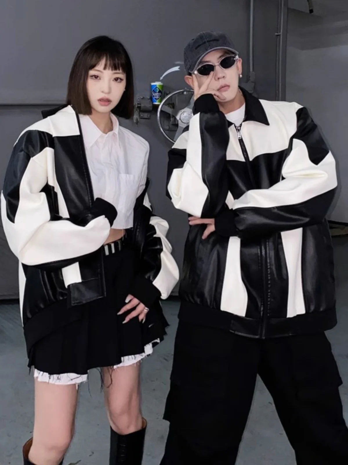 Retro American PU Leather Jaet Men's Autumn High-End Trendy Loose Splicing Jaet for Teenagers And Couples
Retro American PU Leather Jaet Men's Autumn High-End Trendy Loose Splicing Jaet for Teenagers And Couples