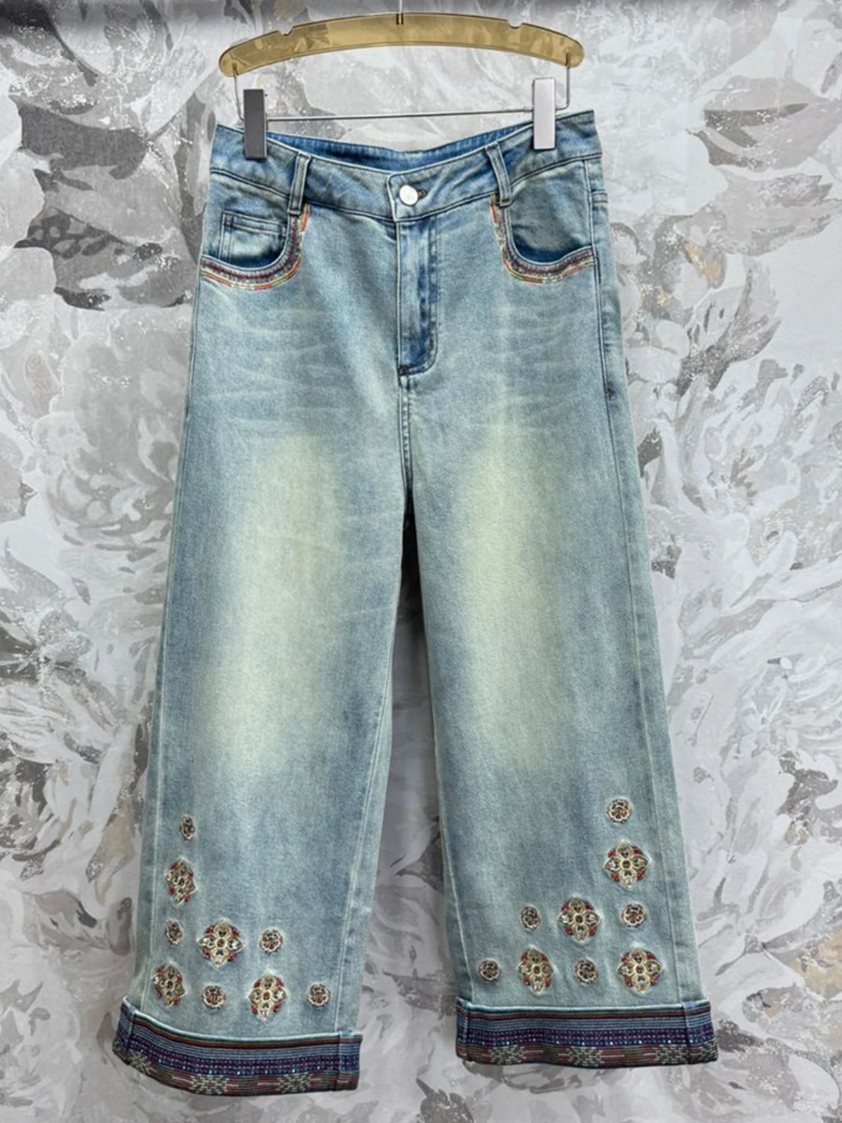 New Chinese Style Embroidered Wide Leg Jeans Women's Summer High Waist Straight Cut Nine Point Slimming Trousers
New Chinese Style Embroidered Wide Leg Jeans Women's Summer High Waist Straight Cut Nine Point Slimming Trousers