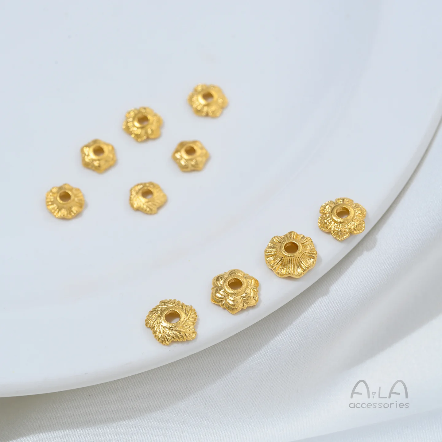 Copper Plated 18K Gold Flower Tray Bead Cap Spacers Handmade DIY Accessories for Crystal Pearl Bracelet Necklace Jewelry Making
Copper Plated 18K Gold Flower Tray Bead Cap Spacers Handmade DIY Accessories for Crystal Pearl Bracelet Necklace Jewelry Making