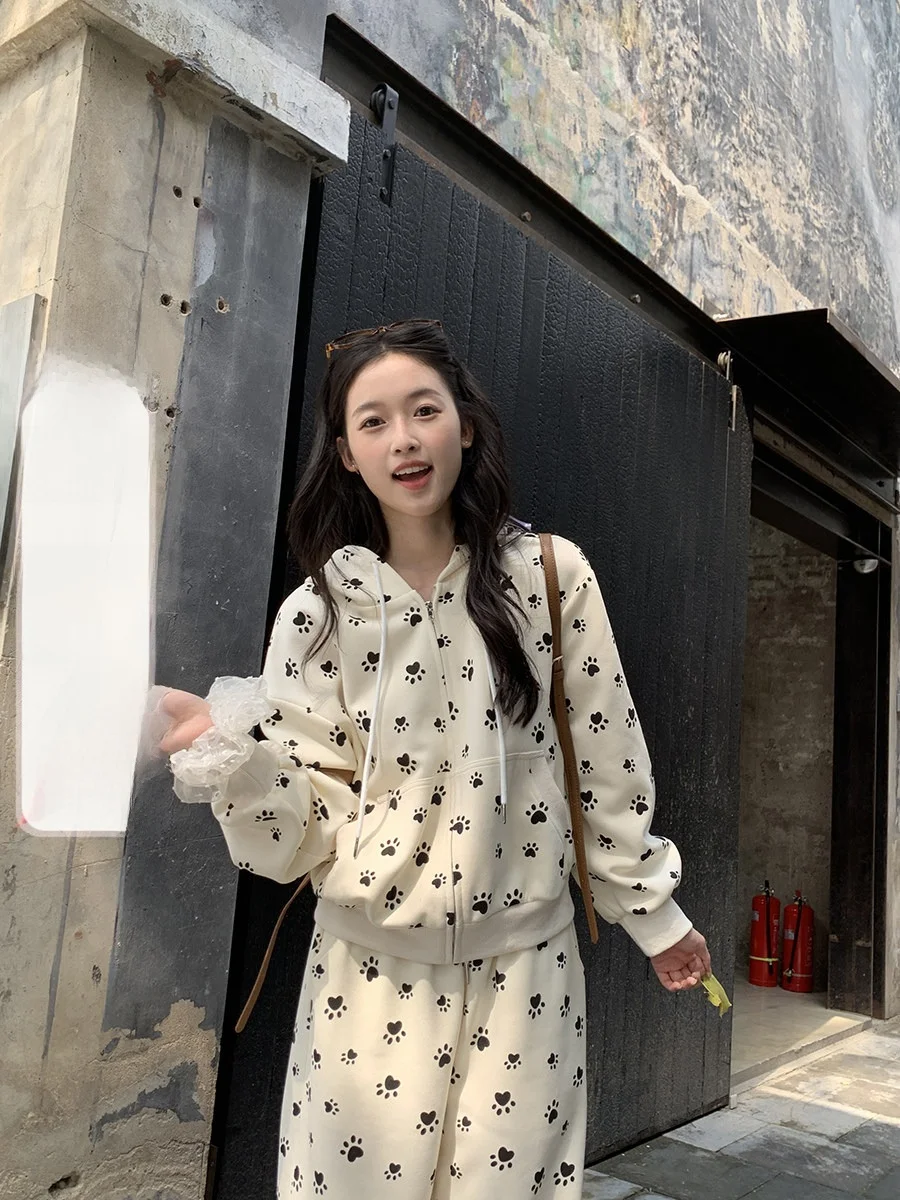 Sinbounboun Women's Casual High Waist Zipper Sweater Dog Paw Print Long Sleeve Sweatshirt And Pants Two Piece Set Autumn Fashion
Sinbounboun Women's Casual High Waist Zipper Sweater Dog Paw Print Long Sleeve Sweatshirt And Pants Two Piece Set Autumn Fashion