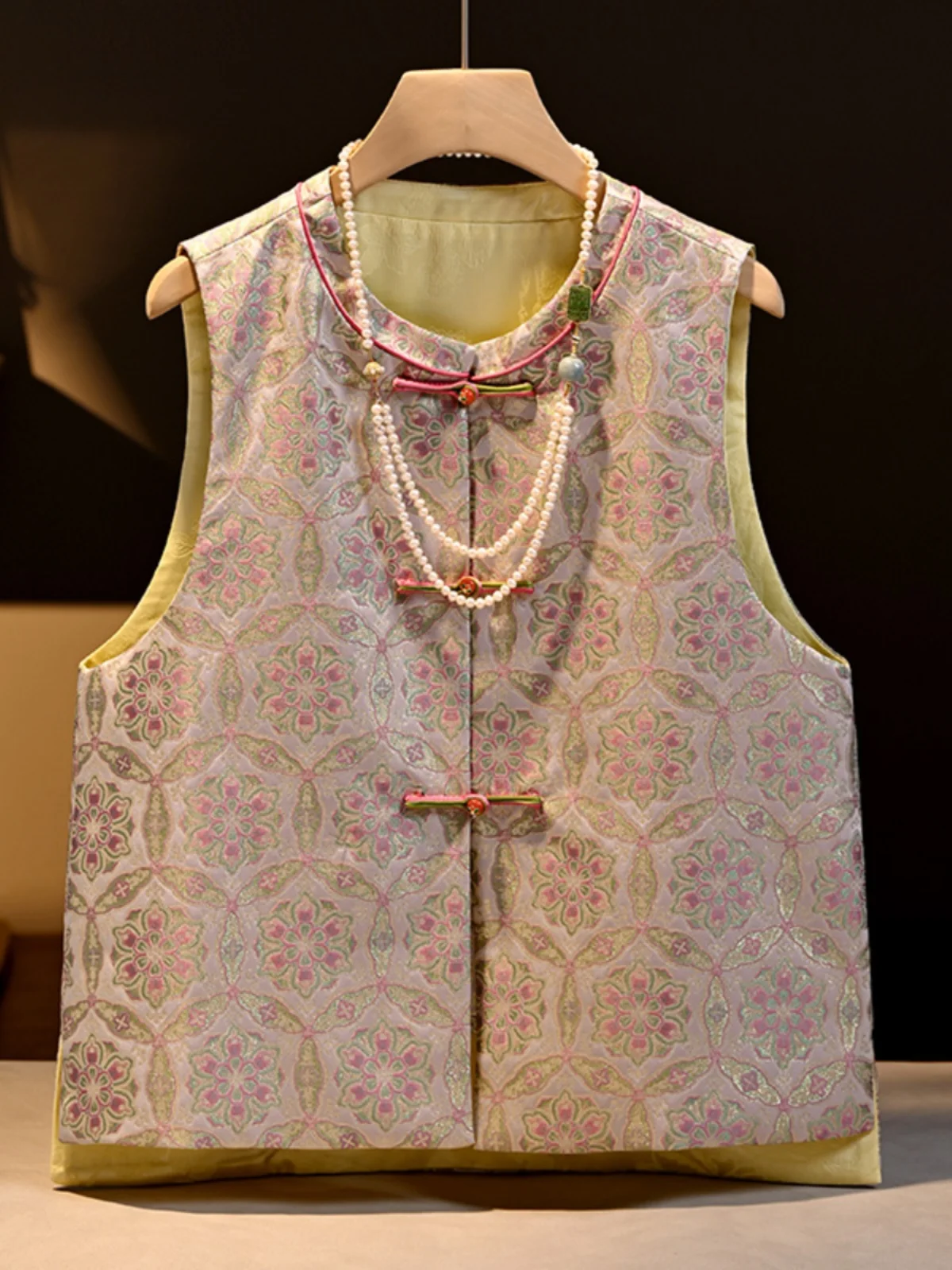 New Chinese Sle Vest 2025 Autumn New Song Jin Improved Button Tang Costume Top Vintage Bal Vest
New Chinese Sle Vest 2025 Autumn New Song Jin Improved Button Tang Costume Top Vintage Bal Vest