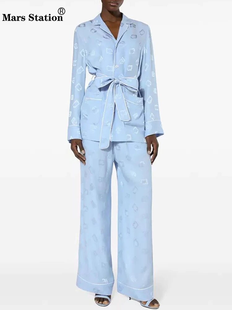 Vintage flocking letter color binding pajama shirt two-piece 2024 fall women's new + elastic waist wide leg pants fashion set
Vintage flocking letter color binding pajama shirt two-piece 2024 fall women's new + elastic waist wide leg pants fashion set