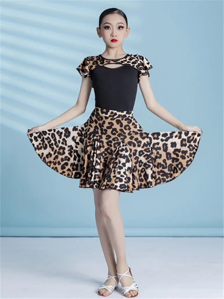 New Latin Dance Practice Clothes for Children's Dance Performance, Daughter's Thin Short Sleeve Split Set, Big Swing Skirt
New Latin Dance Practice Clothes for Children's Dance Performance, Daughter's Thin Short Sleeve Split Set, Big Swing Skirt