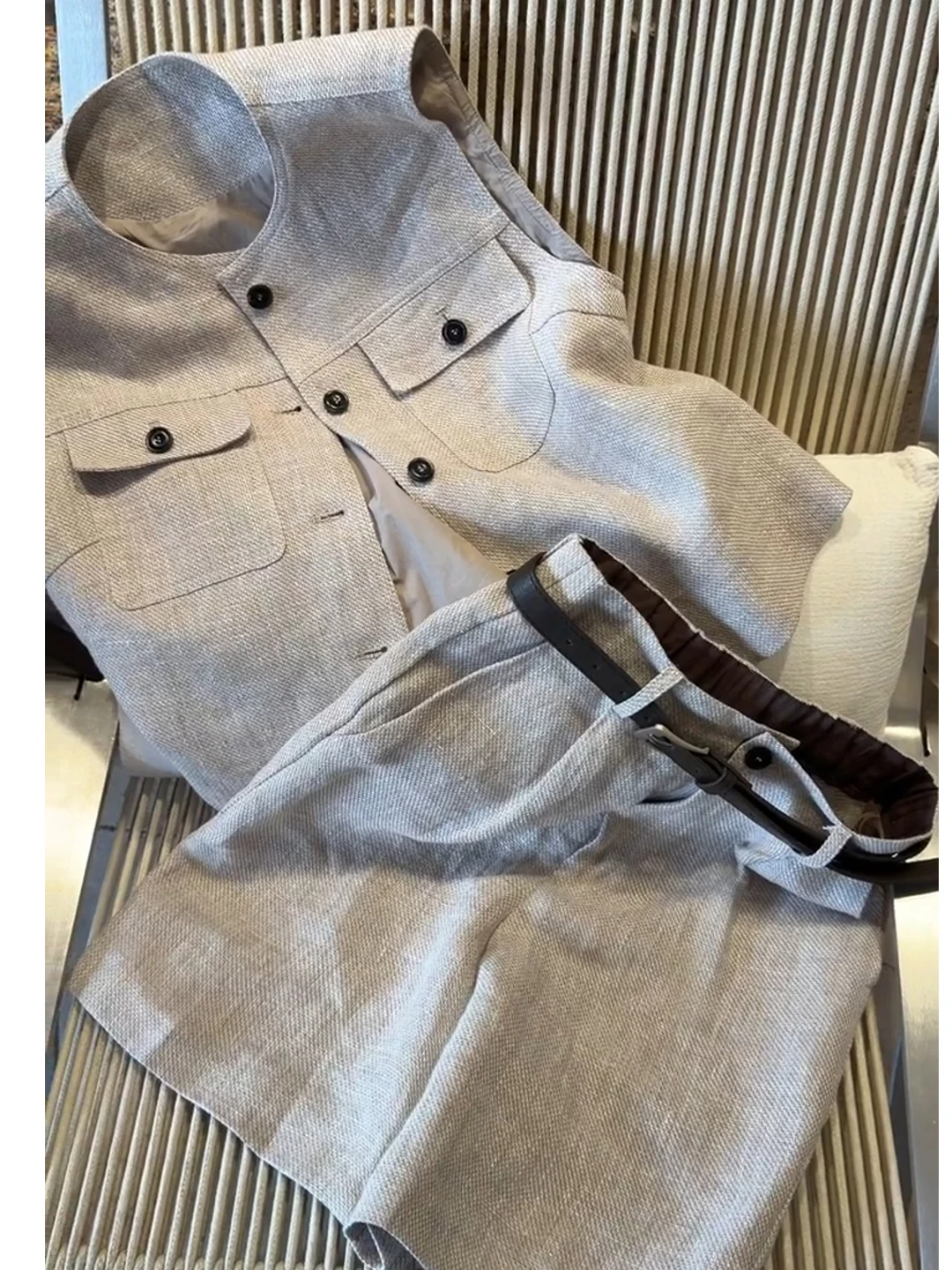 French Vintage Lin Vest And Shorts Set Women's Spring Casual Style Sleeveless Top Bottoms Two-Piece Suit Breathable Comfortable
French Vintage Lin Vest And Shorts Set Women's Spring Casual Style Sleeveless Top Bottoms Two-Piece Suit Breathable Comfortable