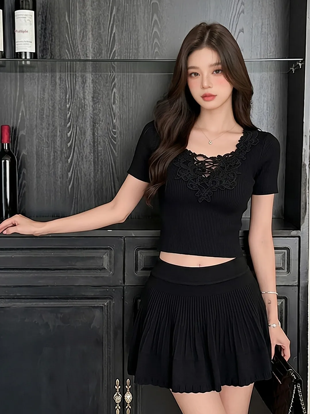 Korean Style Pure Desire Lace Splice V-neck Knitted Top Women's Summer Slimming High Waist Two-piece Set Fashionable Commute
Korean Style Pure Desire Lace Splice V-neck Knitted Top Women's Summer Slimming High Waist Two-piece Set Fashionable Commute