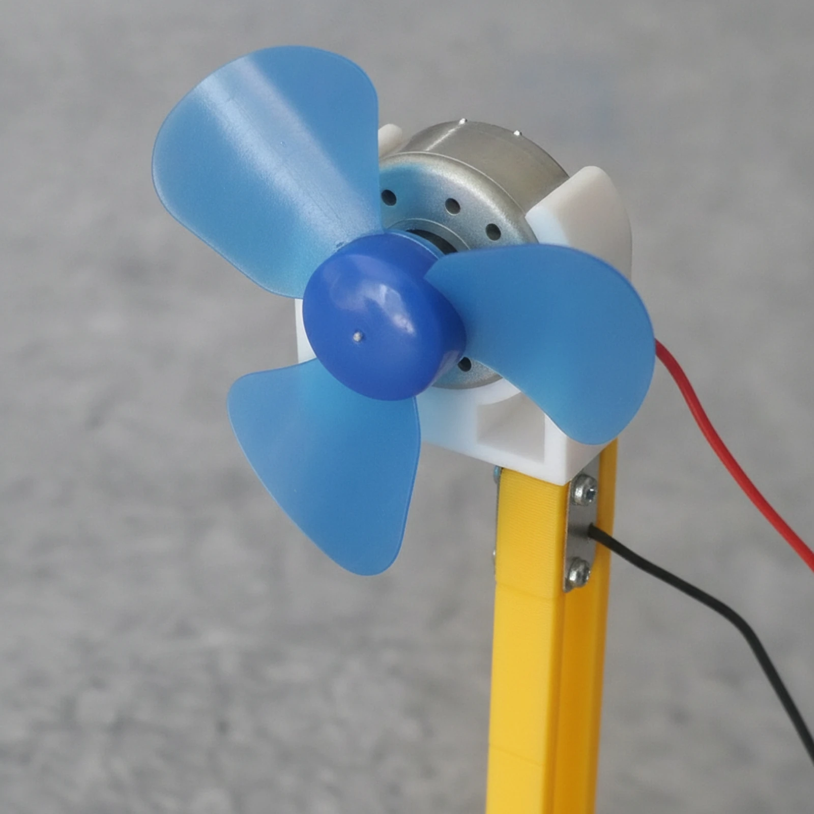 Solar Fan Model School Project Solar Propeller Model with Stand DIY Fan Kit Educational Science Experiment Kit STEM for Students
Solar Fan Model School Project Solar Propeller Model with Stand DIY Fan Kit Educational Science Experiment Kit STEM for Students