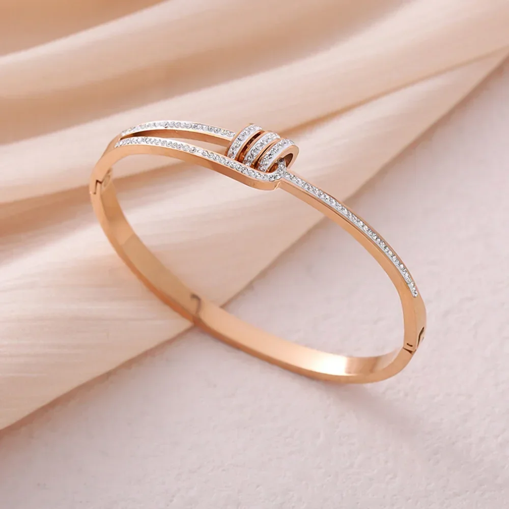 Exquisite Rhinestone Geometric Stainless Steel Bangle Bracelets for Women Gold Plated Charm Bracelet Waterproof Jewelry
Exquisite Rhinestone Geometric Stainless Steel Bangle Bracelets for Women Gold Plated Charm Bracelet Waterproof Jewelry