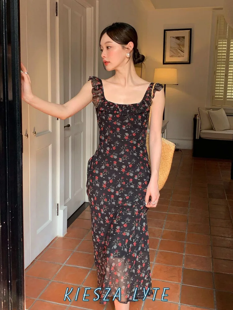 Fashion 2025 summer French tea break beautiful floral square collar temperament dress female retro sexy beach dress for women
Fashion 2025 summer French tea break beautiful floral square collar temperament dress female retro sexy beach dress for women