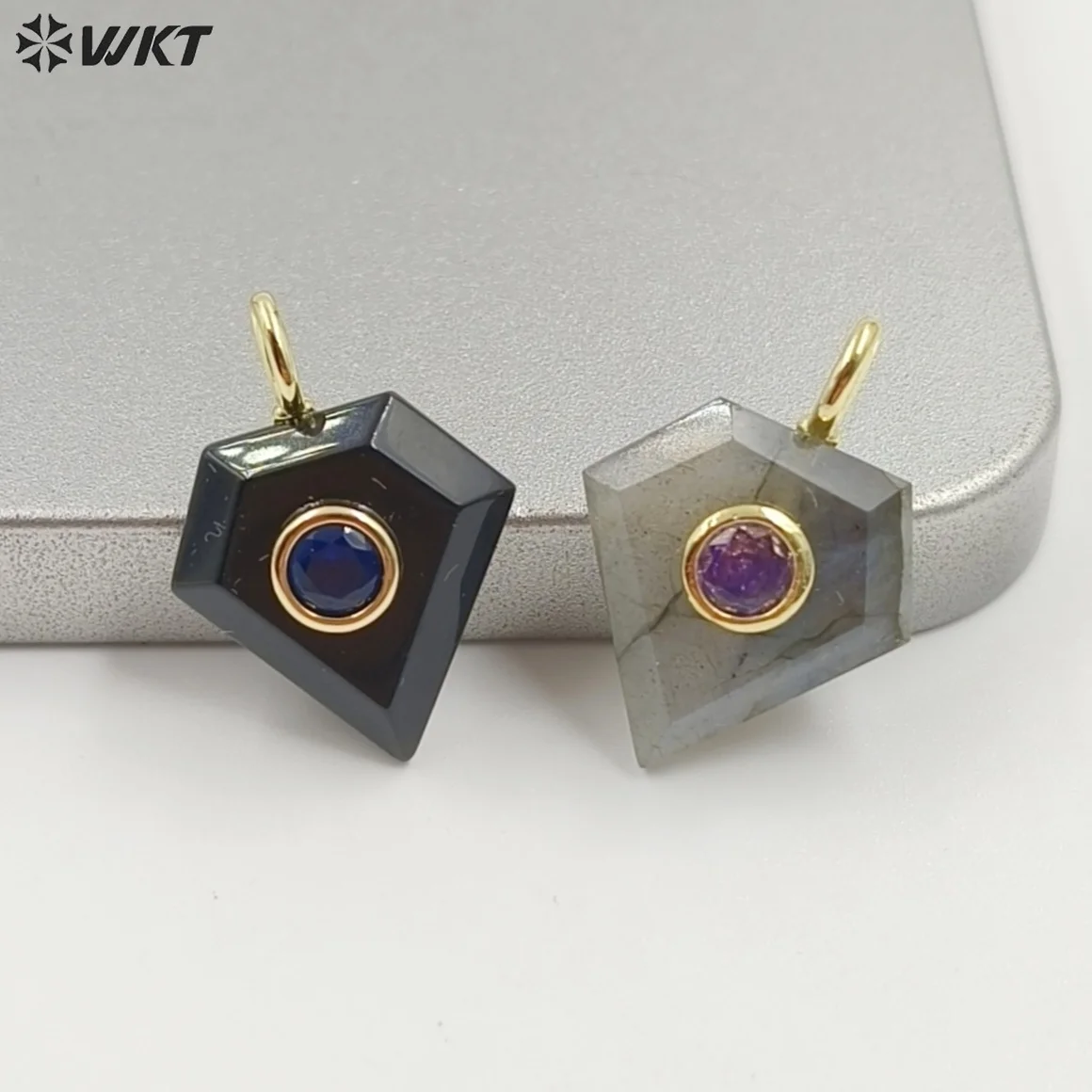 WT-P2052 Новое поступление, циркон, позолоченный розовый кварц, натуральные драгоценные камни, ромбовидные подвески в форме, подвески для подарочного аксессуара ручной работы
WT-P2052 Новое поступление, циркон, позолоченный розовый кварц, натуральные драгоценные камни, ромбовидные подвески в форме, подвески для подарочного аксессуара ручной работы