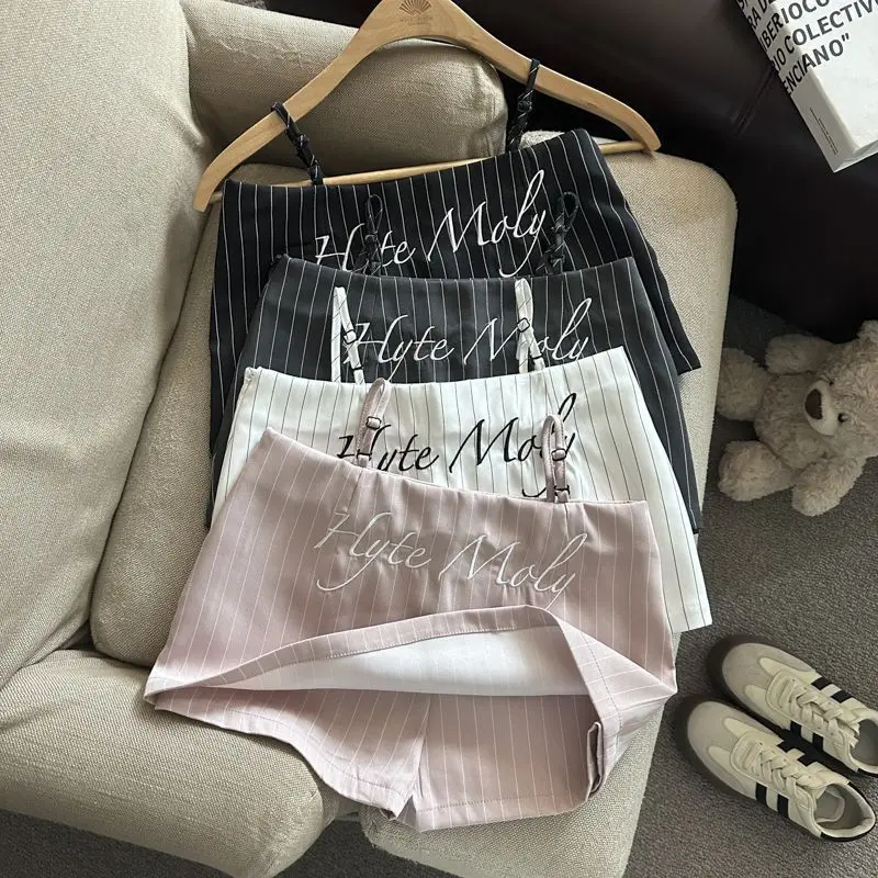 2026 Summer Fashion New Women's Elegant Short Skirt, Low Waist Embroidered Letter Spicy Girl Bag Hip Half Length Skirt
2026 Summer Fashion New Women's Elegant Short Skirt, Low Waist Embroidered Letter Spicy Girl Bag Hip Half Length Skirt