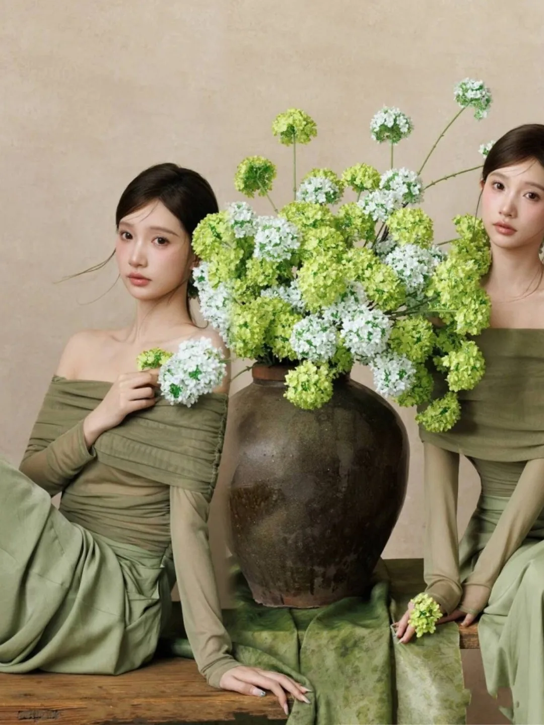 Studio Photography Green Dress One Shoulder Hollow out Lace Splicing Slimming Waist Advanced Pleating Pure Color Women's Fashion
Studio Photography Green Dress One Shoulder Hollow out Lace Splicing Slimming Waist Advanced Pleating Pure Color Women's Fashion