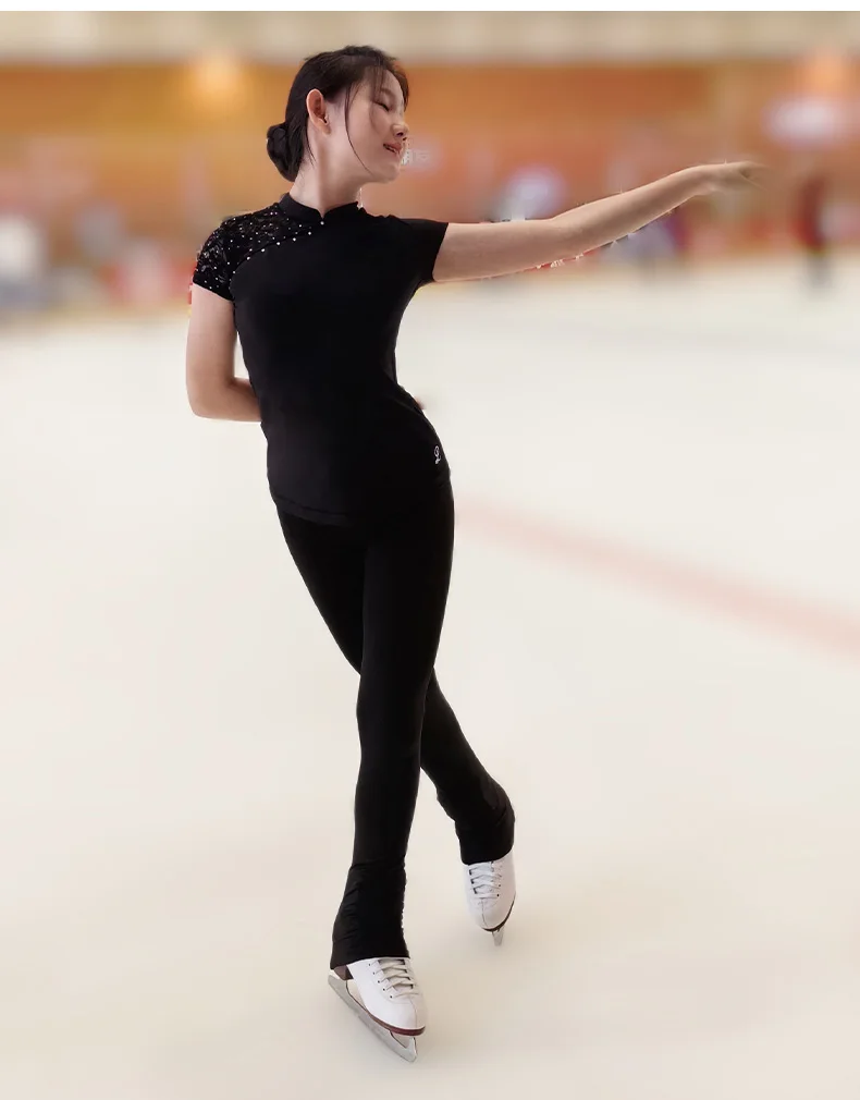 Pattern skating clothing for women professional training examination Chinese style lace short-sleeved spring and summer
Pattern skating clothing for women professional training examination Chinese style lace short-sleeved spring and summer