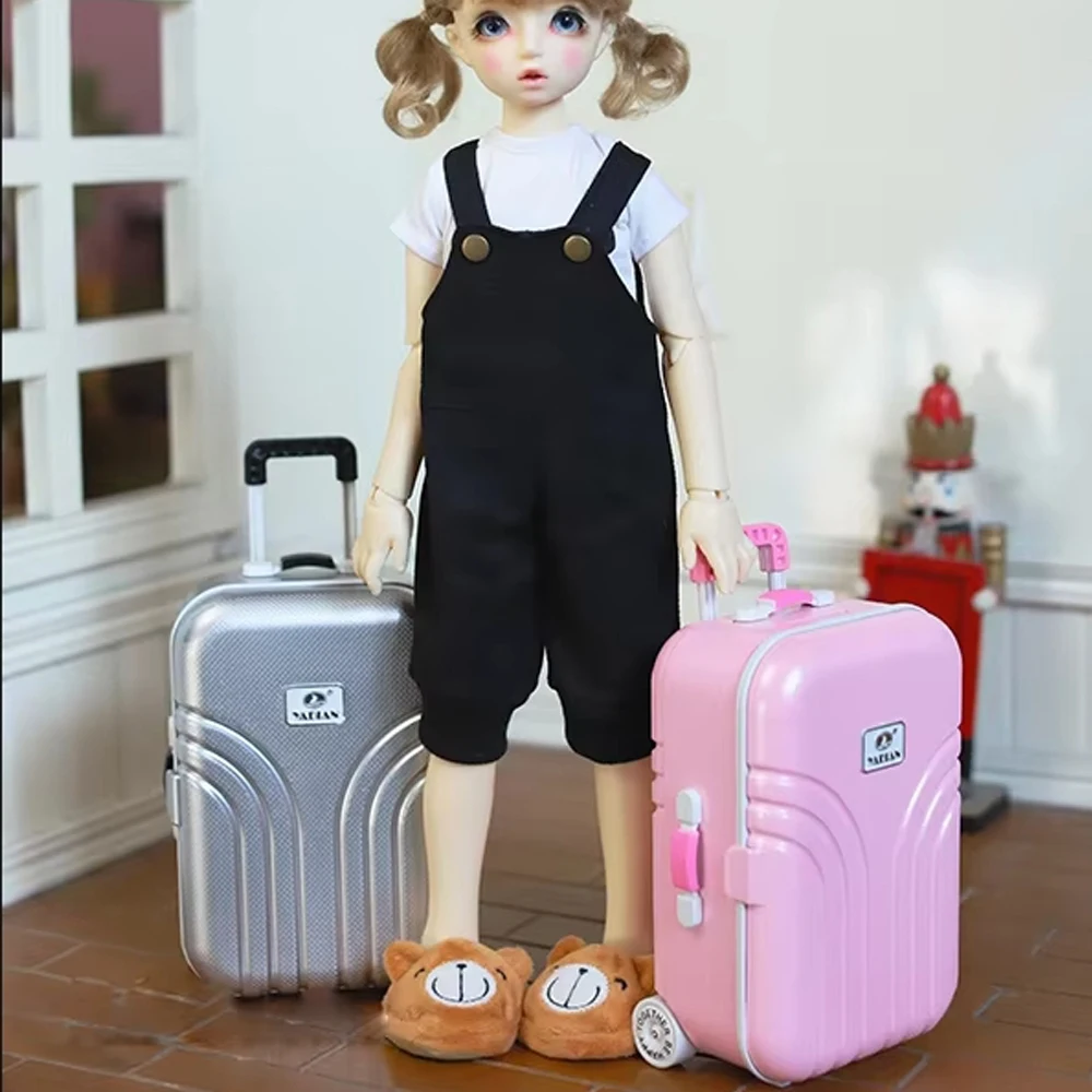 D01-P536 детская игрушка ручной работы 1/3 1/4 1/6 кукольная одежда BJD/SD реквизит для куклы аксессуары розовый серебристый чемодан на тележке 1 шт.
D01-P536 детская игрушка ручной работы 1/3 1/4 1/6 кукольная одежда BJD/SD реквизит для куклы аксессуары розовый серебристый чемодан на тележке 1 шт.