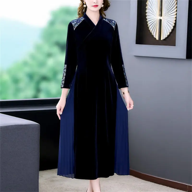 Embroidered Gold Velvet Cheongsam Dress 2022 Autumn And Winter Velvet Tang Dress Pleated Lady Chinese Style Elegant Clothes T099
Embroidered Gold Velvet Cheongsam Dress 2022 Autumn And Winter Velvet Tang Dress Pleated Lady Chinese Style Elegant Clothes T099