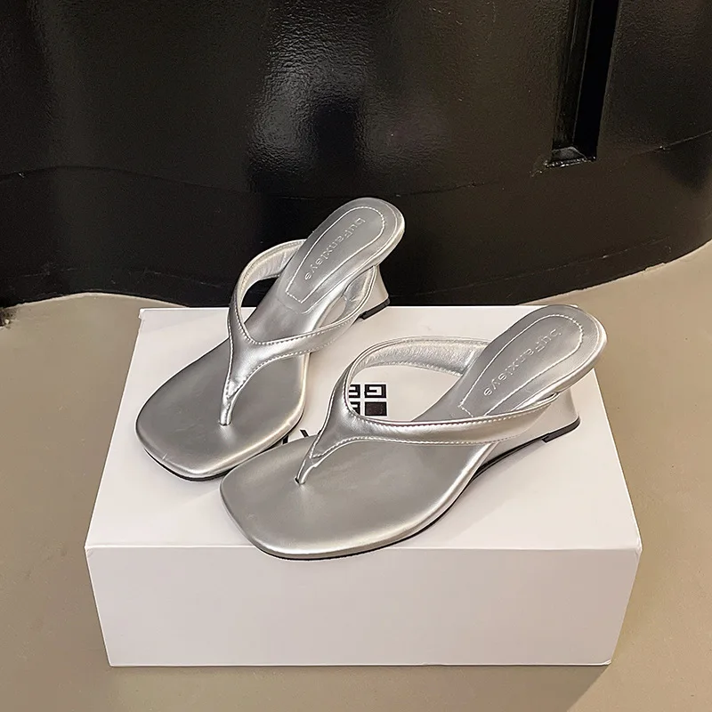 Summer Women Shoes Fashion Round Head High Heeled Flip Flops for Woman Comfort Vacation Casual Shoe Designer Shoes Zapatos Mujer
Summer Women Shoes Fashion Round Head High Heeled Flip Flops for Woman Comfort Vacation Casual Shoe Designer Shoes Zapatos Mujer