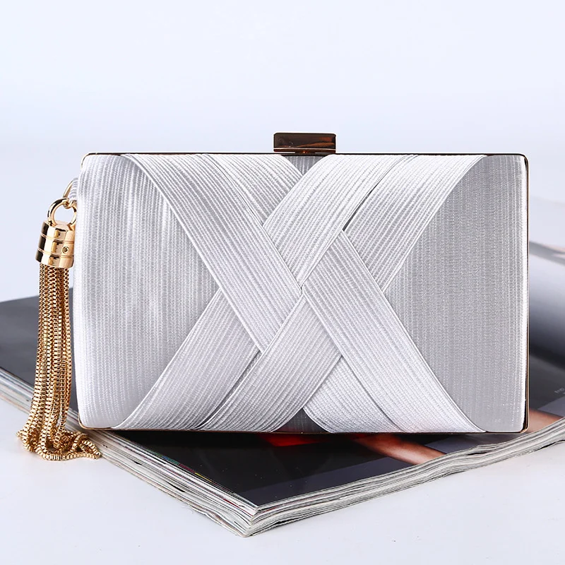 TRAVEASY Fashion Women Shoulder Bags Satin Wedding Ladies Clutch Bags Luxury Handmade Tassel Pendant Evening Pack Large Capacity
TRAVEASY Fashion Women Shoulder Bags Satin Wedding Ladies Clutch Bags Luxury Handmade Tassel Pendant Evening Pack Large Capacity