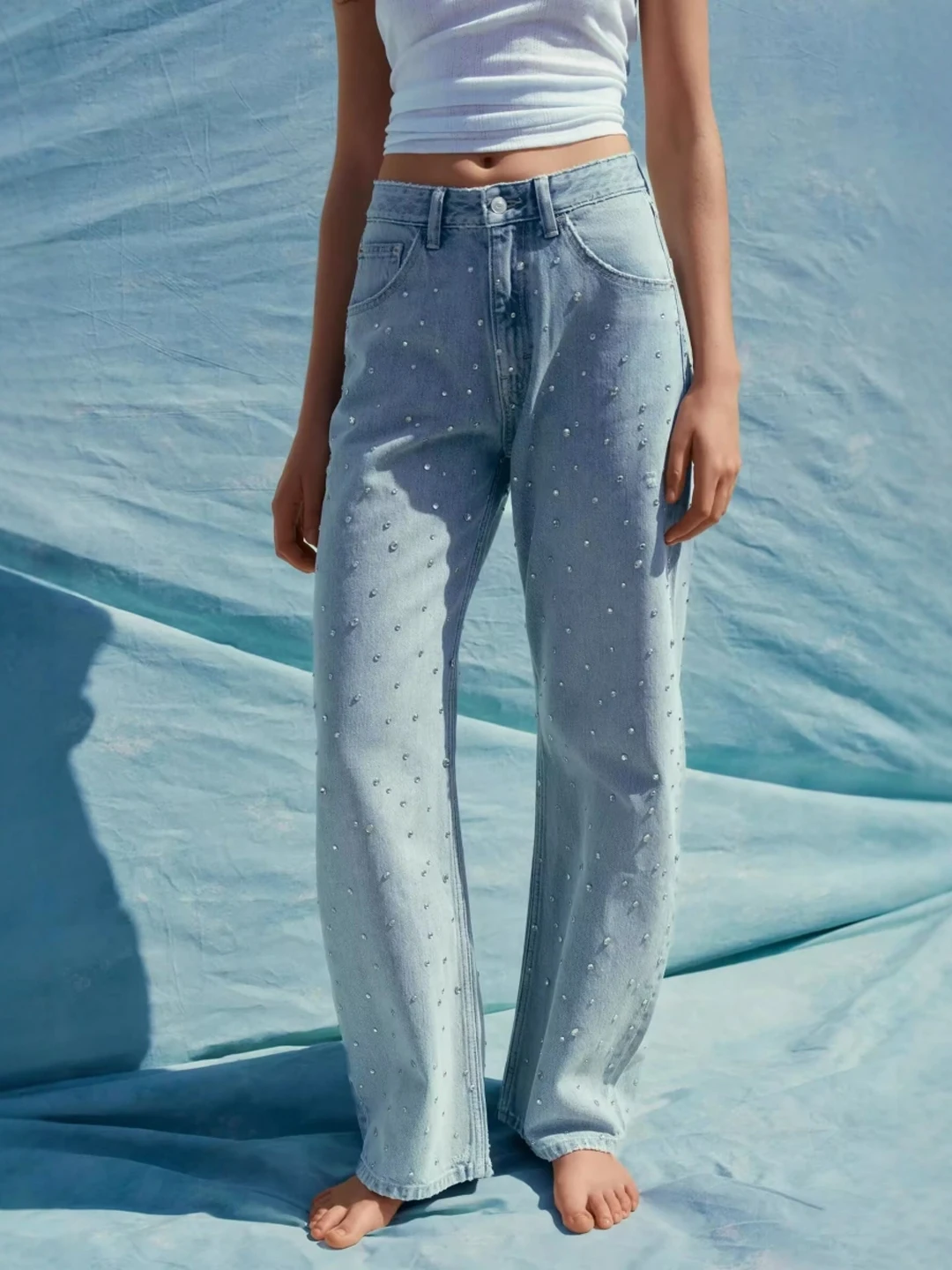 Fashionable Handmade Rhinestone High Waist Starry Denim Jeans Women's Premium Quality Jeans Sparkling Diamond Decorated
Fashionable Handmade Rhinestone High Waist Starry Denim Jeans Women's Premium Quality Jeans Sparkling Diamond Decorated
