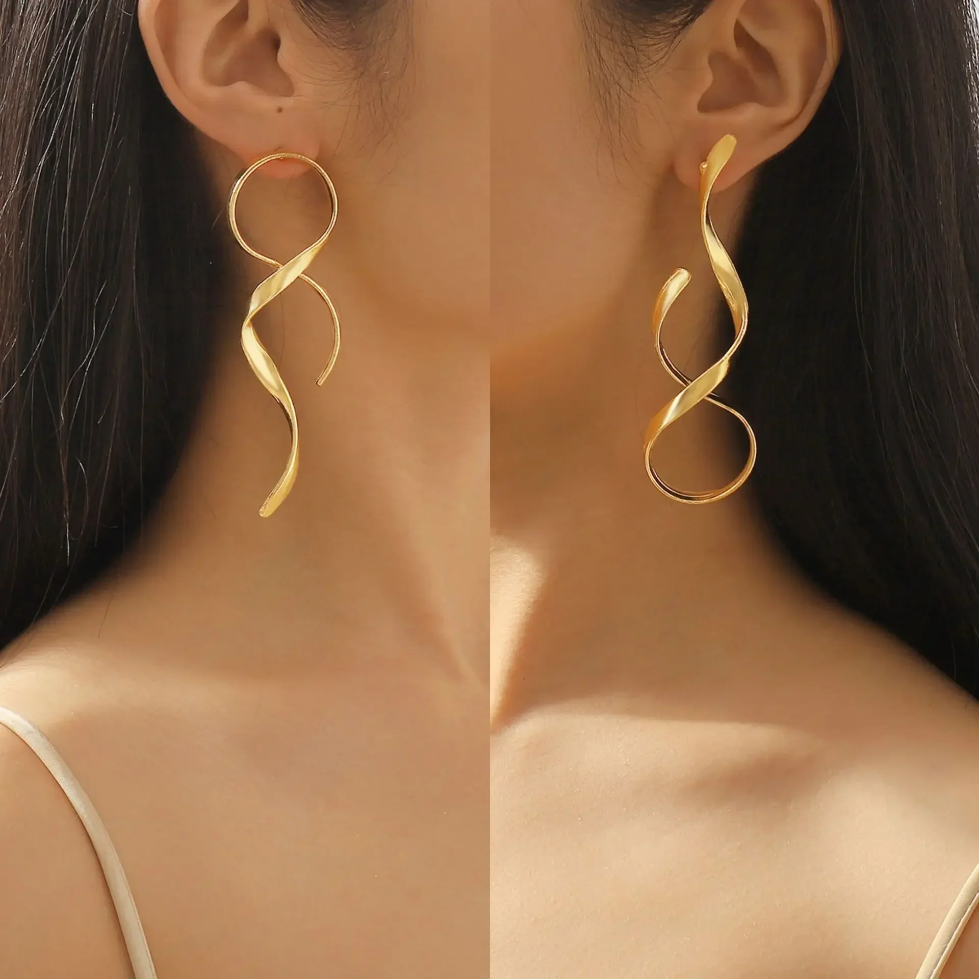 Simple Personality Asymmetrical Geometry Exaggerated Fashion Dangle Earrings for Women Light Luxury Jewelry for Women
Simple Personality Asymmetrical Geometry Exaggerated Fashion Dangle Earrings for Women Light Luxury Jewelry for Women