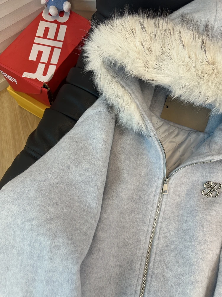 Мужской кардиган на молнии с капюшоном в американском стиле ретро, осенне-зимний свитшот для пар, хлопковая свободная посадка
Мужской кардиган на молнии с капюшоном в американском стиле ретро, осенне-зимний свитшот для пар, хлопковая свободная посадка