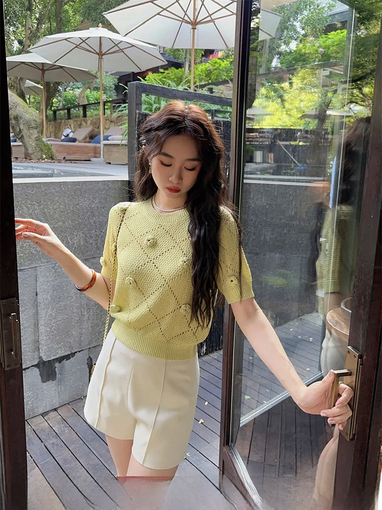 Sangji Bla Flower 2023 Новинка: Винтажный цветочный трикотаж с коротким рукавом, свободный крой, для повседневной носки, тонкий, укороченный
Sangji Bla Flower 2023 Новинка: Винтажный цветочный трикотаж с коротким рукавом, свободный крой, для повседневной носки, тонкий, укороченный