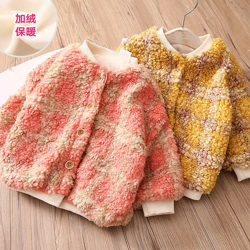 Children's Clothing Autumn and Winter Velvet Hoodie Girls' Plaid Lamb Wool Coat Keep Baby Warm Short Children Jacket
Children's Clothing Autumn and Winter Velvet Hoodie Girls' Plaid Lamb Wool Coat Keep Baby Warm Short Children Jacket