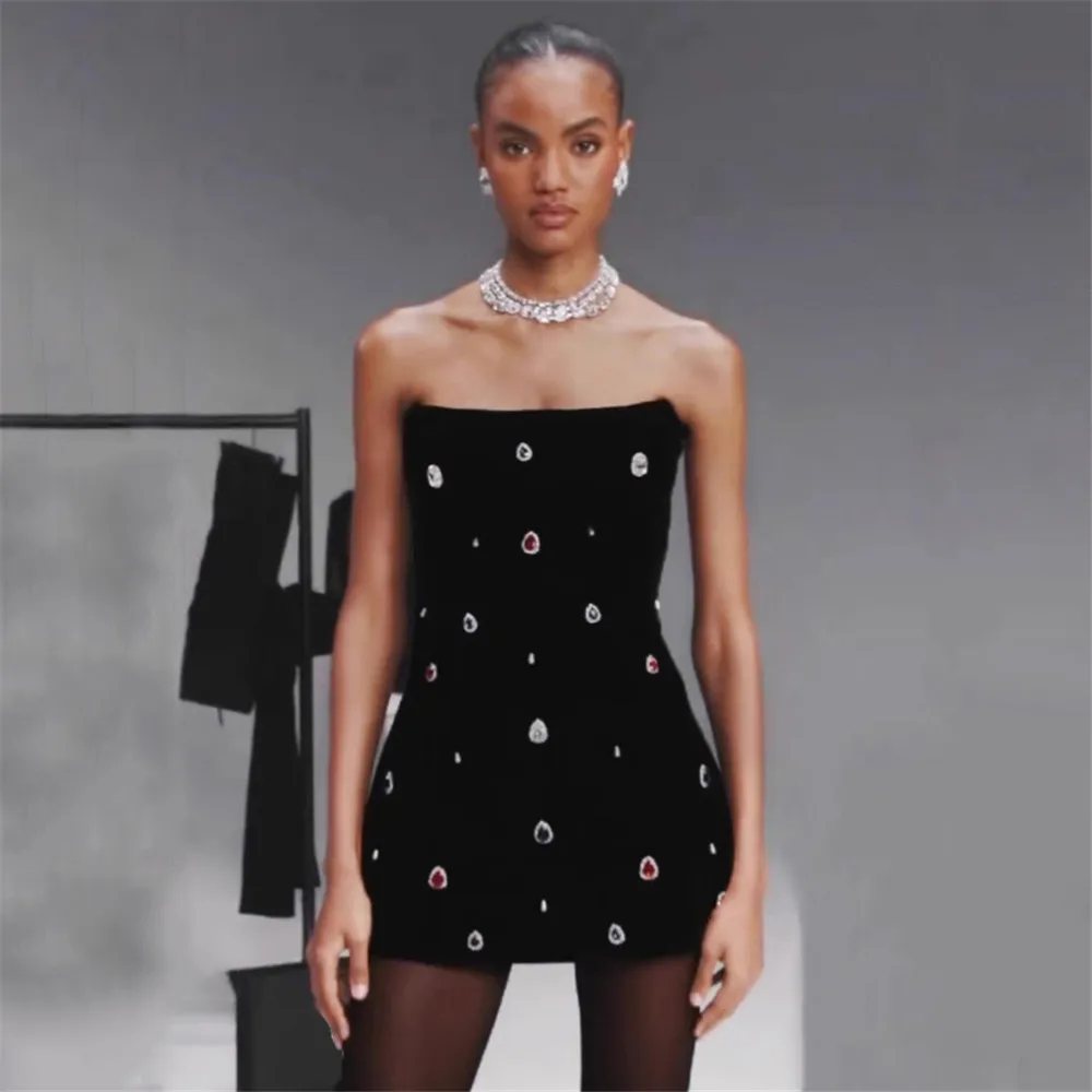 Sexy Women Strapless Sleeveless Bandage Dress Fashion Nail Bead Design Bodycon Bareback Mini Dress Evening Party Vestidoes
Sexy Women Strapless Sleeveless Bandage Dress Fashion Nail Bead Design Bodycon Bareback Mini Dress Evening Party Vestidoes